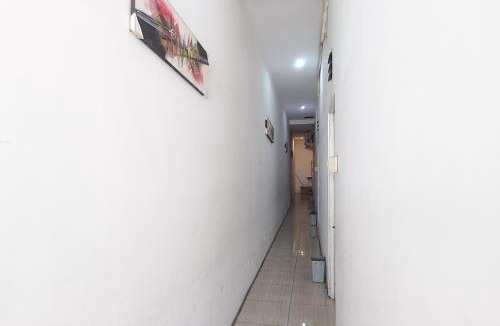 Surabaya Hotel | RedDoorz Syariah near RS Siti Khodijah Sepanjang