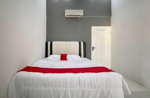 Binjai Hotel | RedDoorz Syariah near RSU Sylvani Binjai