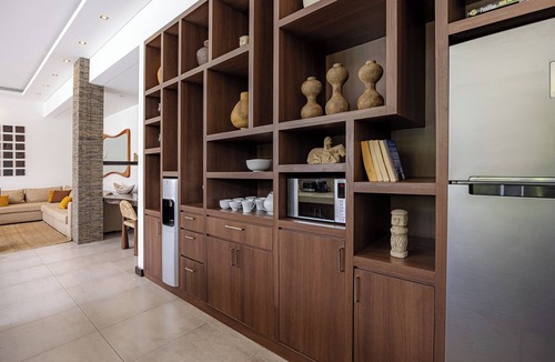 Sunset Road Villa | Redesigned Villa Amba Laba | 4 min to Seminyak Beach