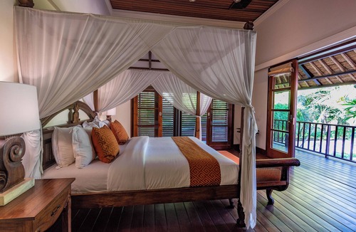 Jimbaran Bay Villa | Retreat 4BR Pool Villa Steps to Beach in Jimbaran