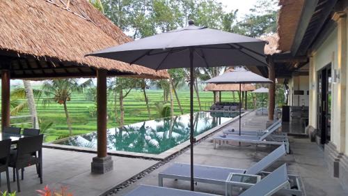 Kelusa Villa | Rouge - Private Villa Condense