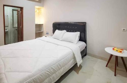 Cikarang Hotel | Rudi Rooms near Stasiun Cikarang Mitra RedDoorz