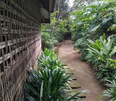 Kubutambahan Hotel | Sang Natha Lodge