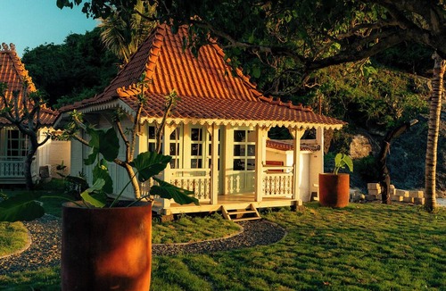 Sekongkang Villa | Sattura Villa Lawar