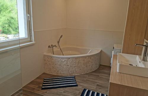Liebenfels Apartment | Schöne große 90 m² Ferienwohung in Zweikirchen