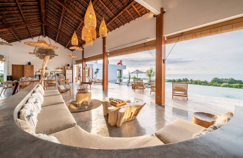 Banjartegehe Villa | Sea View Infinity Pool | Ocean Views | Near Lovina