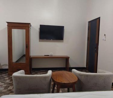 Bandengan Apartment | See Sea Hostel & Resto