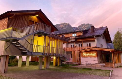 Obertraun Hotel | Seehotel am Hallstättersee modern rooms with AC