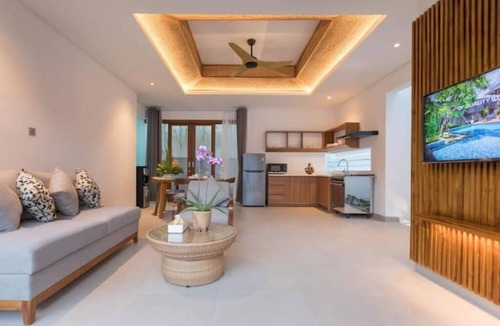 Dyanapura Villa | Seminyak Balinese Style Villa with Tropical Garden