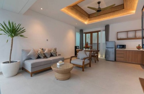Dyanapura Villa | Seminyak Balinese Style Villa with Tropical Garden