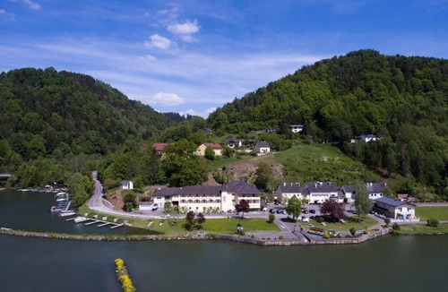 Sankt Martin im Muehlkreis House | Single room, shower, WC, south - Landhotel Gasthof Ernst