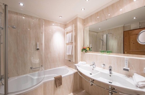 Zell am See Hotel | Single room with shower od. Bathroom, toilet - Zum Hirschen, Hotel
