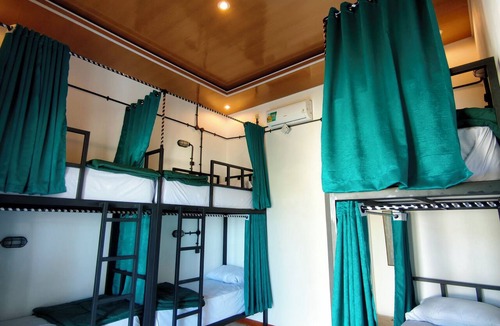 Selong Belanak Hotel | Snooze Hostel
