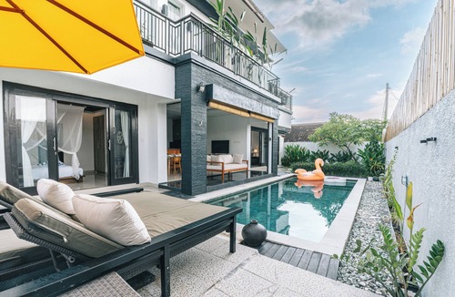 Kerobokan Villa | Spacious 3-bedroom Private Pool villa with AC in Kerobokan/Near Changu