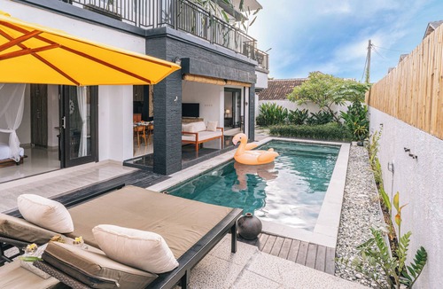 Kerobokan Villa | Spacious 3-bedroom Private Pool villa with AC in Kerobokan/Near Changu