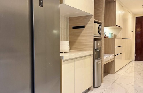Bumi Serpong Damai Apartment | Spacious 3BR BSD City & Mountain View + Netflix