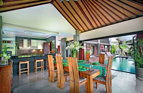 Tumbak Bayuh Villa | Spacious 4 Bedrooms in Canggu Near Echo Beach