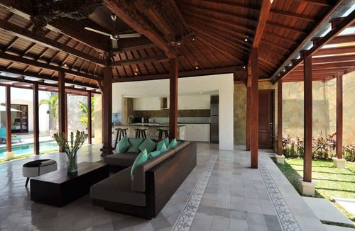 North Legian Villa | Spacious 4BR Garden Villa | Walk To Legian Beach