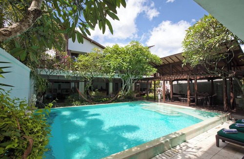 Sanur Kauh Villa | Spacious 6-bedroom villa near Mertasari Beach