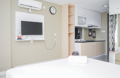 Pondok Aren Hotel | Spacious and Compact Studio Room at Bintaro Icon Apartment