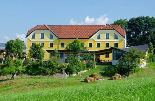 Sarling Apartment | Spacious, brand-new vacation apartment in a family-owned farm