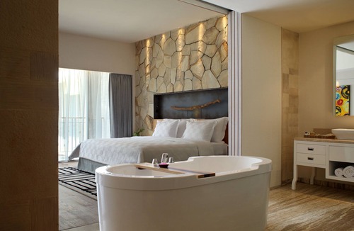 North Legian Hotel | Spacious Modern Suite with Free Minibar Items (T Sand Suite24)