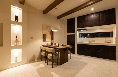 Tumbak Bayuh Villa | Spacious Romantic Villa Sawa in Pererenan