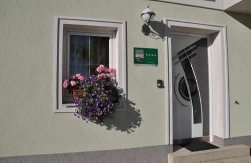 Ertl Apartment | Spacious vacation apartment (150 m²) with a balcony, accommodating up to 6 people