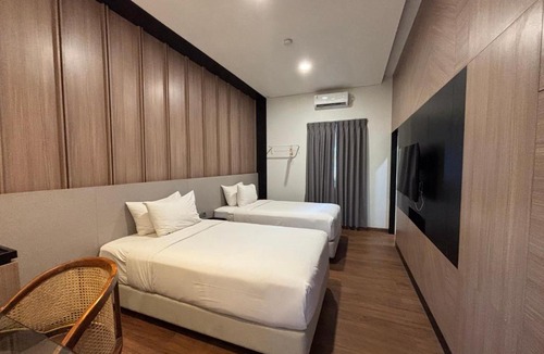 Bandung Hotel | Spot 43 Cafe and Hotel