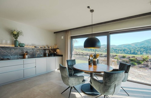 Eibiswald House | Stunning view | 2 bathrooms, 2 toilets, fireplace, electric charging station