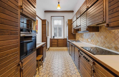 Rudolfsheim-Funfhaus Apartment | Stylish 3BR Apt. | Central | Kitchen | Balcony
