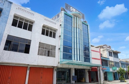 Banda Aceh House | Stylish DBL Suite Escape W/Free WiFi and Parking