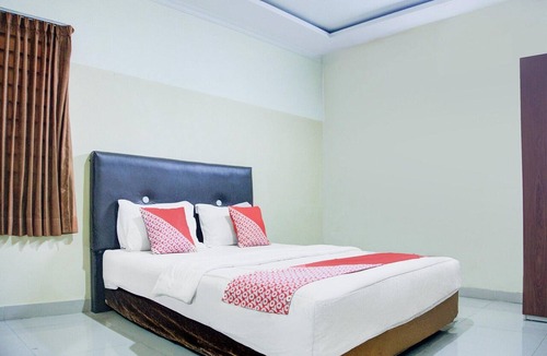 Palembang House | Stylish DBL Suite Escape W/Free WiFi and Parking