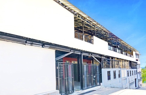 Sukajadi House | Stylish DBL Suite Escape W/Free WiFi and Parking