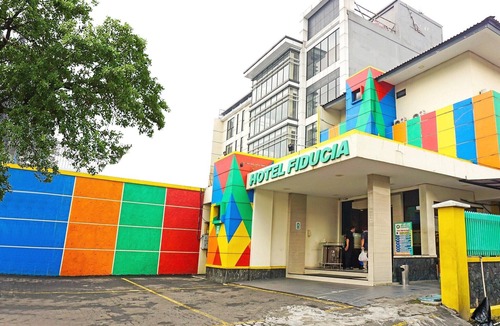 East Jakarta House | Stylish DBL Suite Escape W/Free WiFi and Parking
