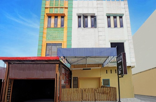 Medan House | Stylish DBL Suite Escape W/Free WiFi and Parking