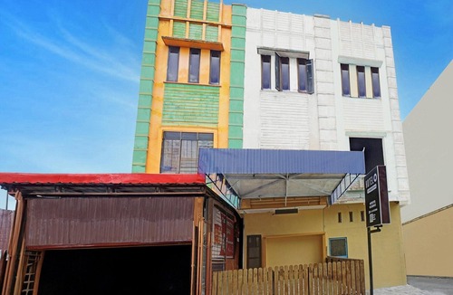 Medan House | Stylish DBL Suite Escape W/Free WiFi and Parking