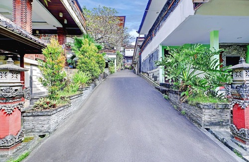 Denpasar Utara House | Stylish Delux Twin Stay with Free WiFi and Parking