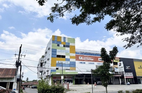 Banda Aceh House | Stylish Deluxe Double Retreat Near Terminal Batoh