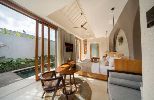 Dewi Sri Hotel | Stylish Romantic Villa 1BR in Seminyak