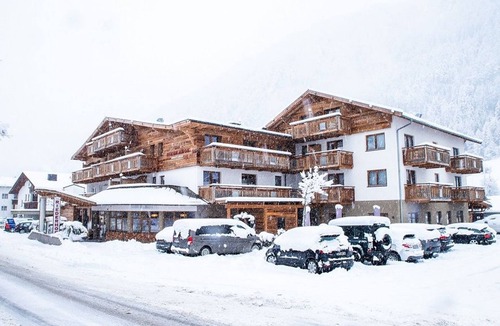 Ried im Oberinntal House | Suite fire - Hundehotel Riederhof