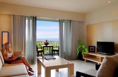 Kuta Selatan Apartment | Suite with Living Room & Nice View In Nusa Dua Hills