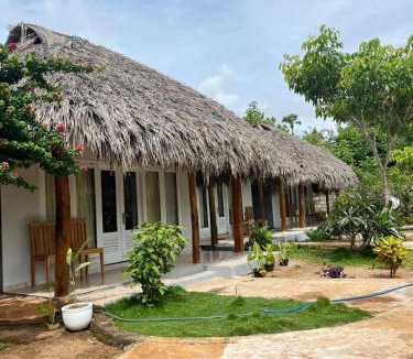 Rote Island House | Sunset Rote Bungalows