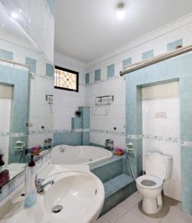 Suko Manunggal Villa | Surabaya Homey near Supermall