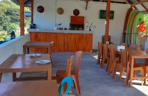 Jerowaru House | Surfers paradise cottages