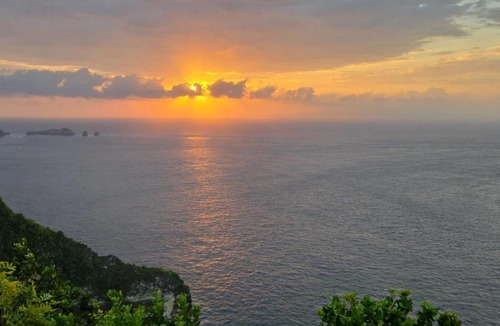 Penida Island Hotel | Suwehan Beach Cliff House with Hammock