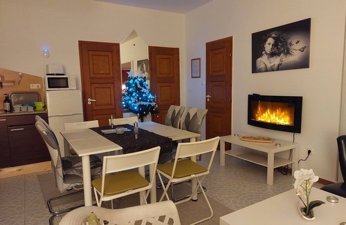 Szentendrei Cottage | Szentendrei szigeten önálló, jakuzzis, szaunás, romantikus, erdőszéli ház!