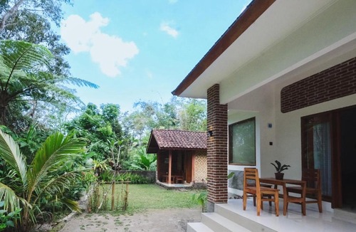 Kecamatan Montong Gading House | Tereng Wilis Jungle Inn