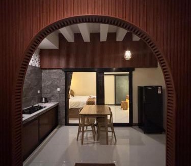 Mambal House | The Glass House Ubud