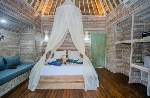 Mushroom Bay Hotel | The Sweat Villa Warung and Spa